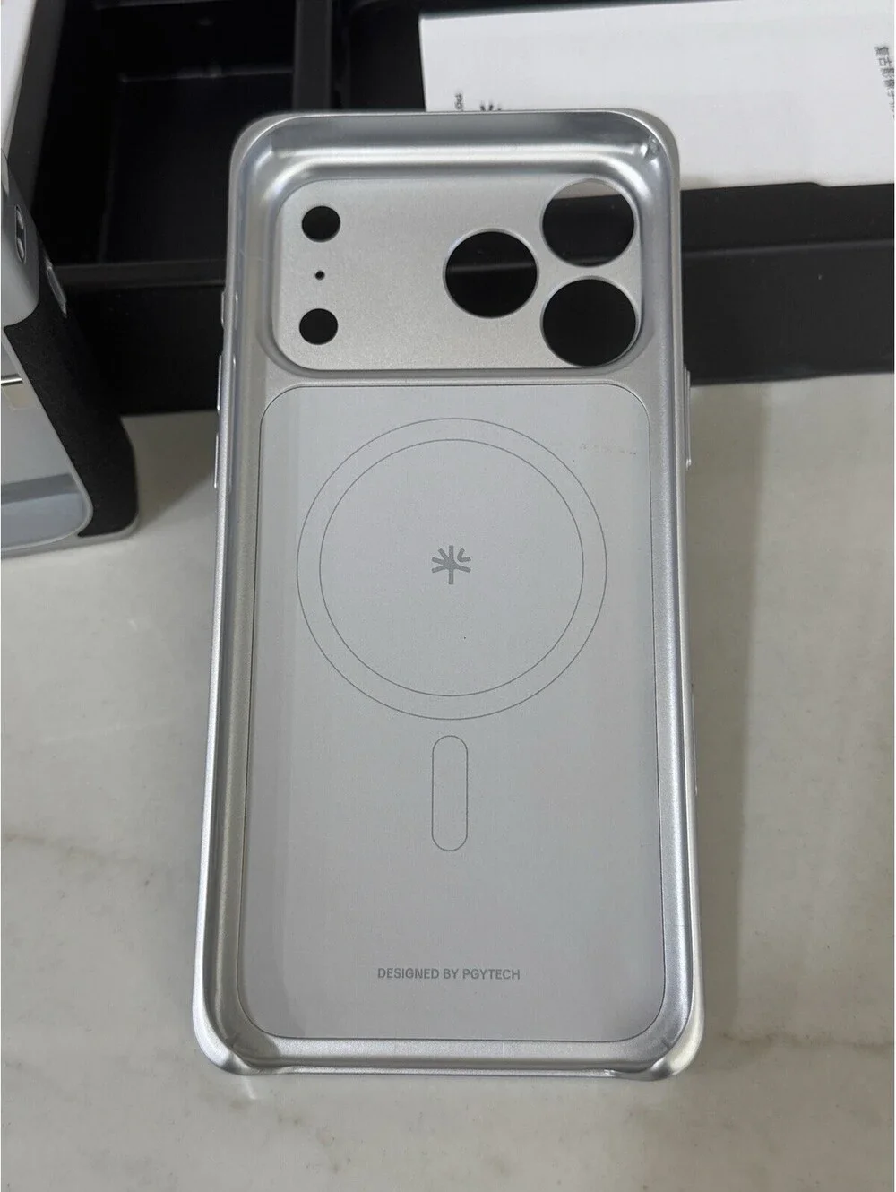 PGYTECH Retrova iPhone 17 Pro Max Camera Grip Kit